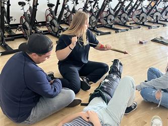 Students in a splinting workshop